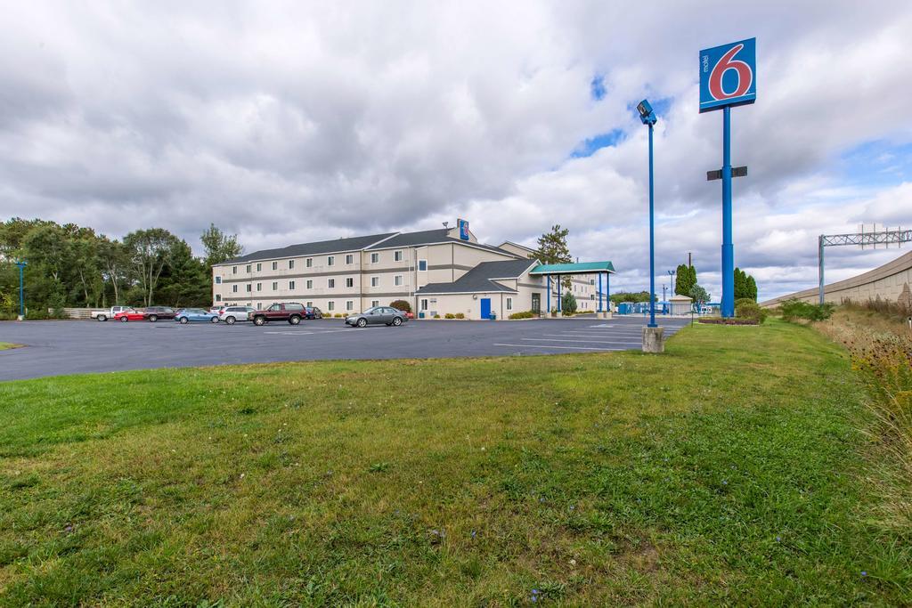 Motel 6-Baraboo, Wi - Lake Delton-Wisconsin Dells Exteriör bild