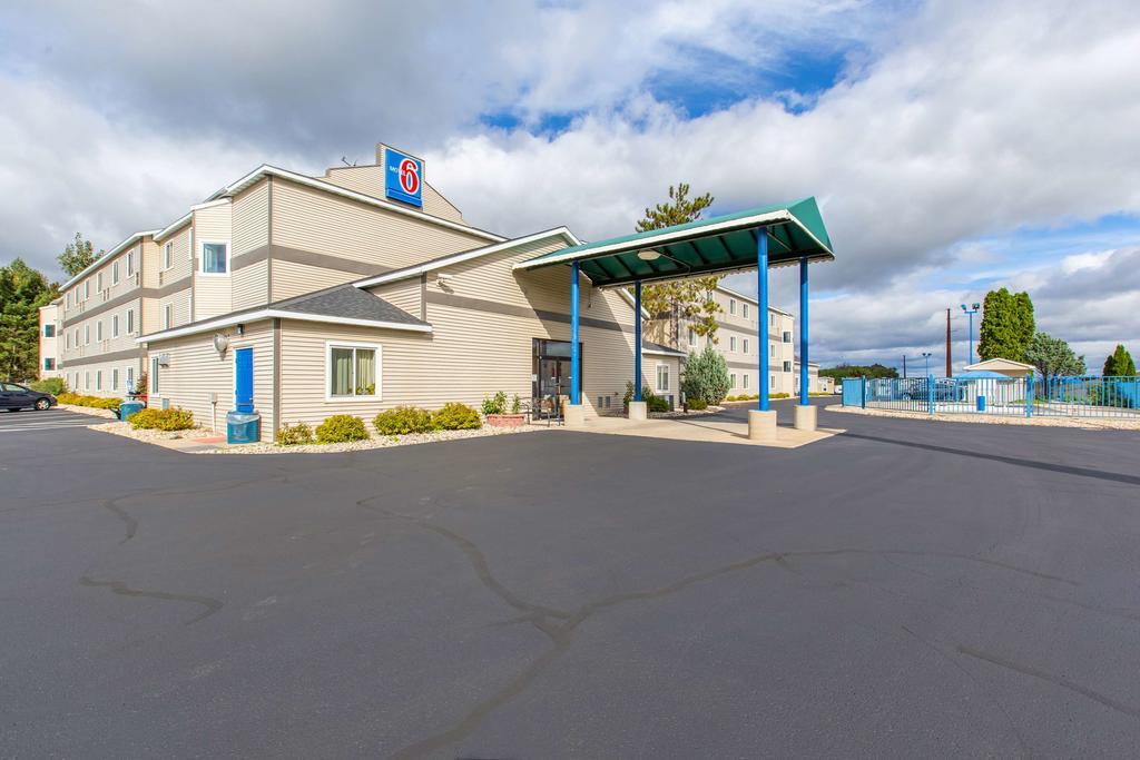 Motel 6-Baraboo, Wi - Lake Delton-Wisconsin Dells Exteriör bild